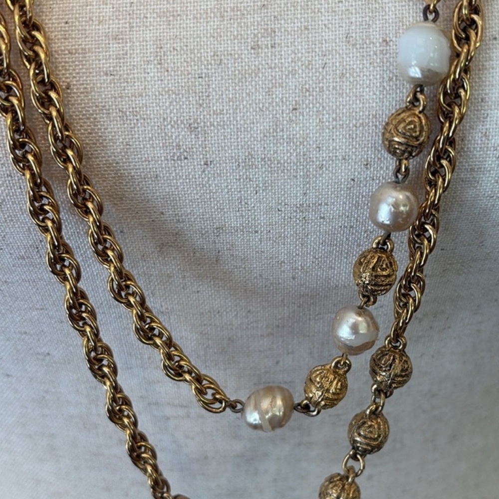 🖤CHANEL SALE🖤Authentic Double Classic Chanel Pearl & Gold Chain Necklace/Belt - Picture 3 of 17